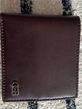 Gently used Men Gucci Dark Brown Leather wallet